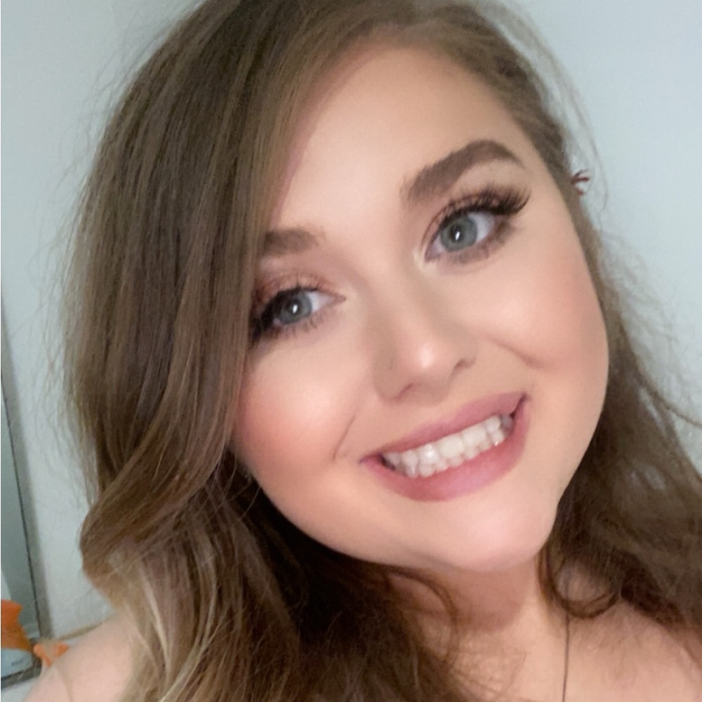 Meet your Posher, Lauren